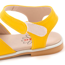 Load image into Gallery viewer, 'Smiling' Sandals