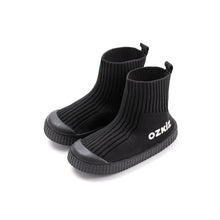 将图片加载到图库查看器,kids black sock sneakers