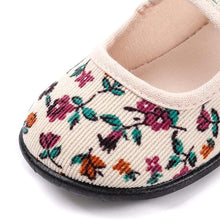 Load image into Gallery viewer, girls ivory slip on shoes