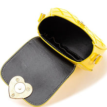 将图片加载到图库查看器,girls yellow bag