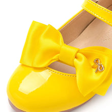 将图片加载到图库查看器,girls yellow mary jane shoes