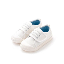 将图片加载到图库查看器,kids white slip-on shoes