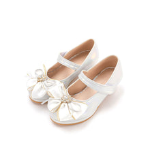将图片加载到图库查看器,girls silver mary jane shoes