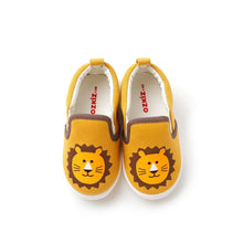 将图片加载到图库查看器,kids lion slip on shoes