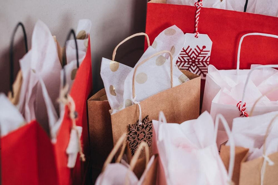 How to Shop on a Budget for Christmas 2021?
