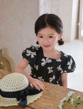 Load image into Gallery viewer, Blackbell Dress (Hat Set)
