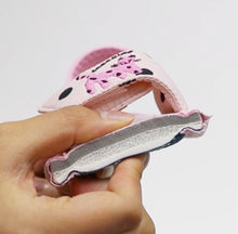 将图片加载到图库查看器，Dot Cat Floor Noise Reduction Slippers

