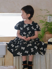 Load image into Gallery viewer, Blackbell Dress (Hat Set)

