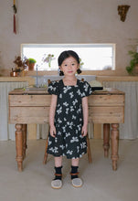 Load image into Gallery viewer, Blackbell Dress (Hat Set)
