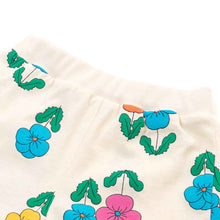 Load image into Gallery viewer, flower pattern ivory short pants
