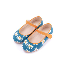 Load image into Gallery viewer, &#39;Poko Flower&#39; Mary Jane Shoes
